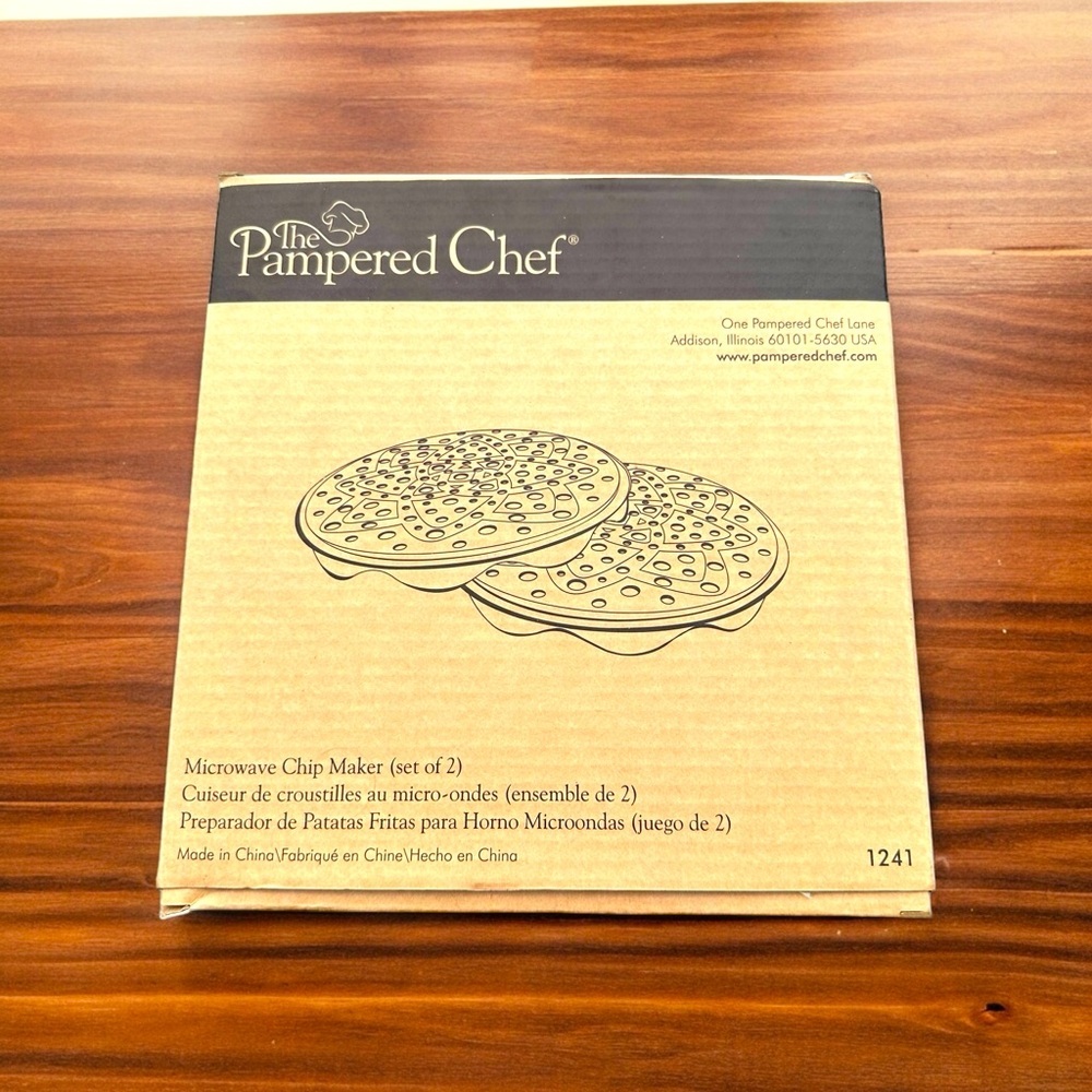 The Pampered Chef Microwave Chip Maker Model 1241 Set Of 2 New in Box